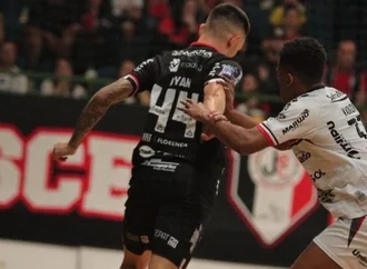 JEC Futsal perde invencibilidade em casa ao levar virada do Campo Mourão por 7 a 5