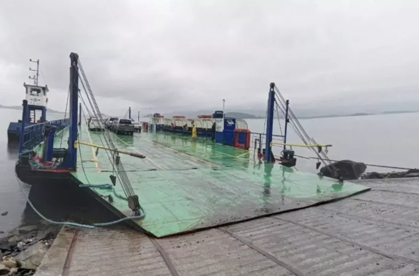 Balsa do Ferry Boat que liga Joinville a Vila da Glória é interditada