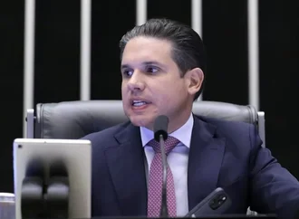 Câmara marca votação para reduzir jornada e acabar com escala 6x1 em maio