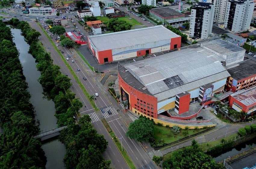 Carnaval de Joinville é no fim de semana e estrutura para receber o público começa a ser preparada