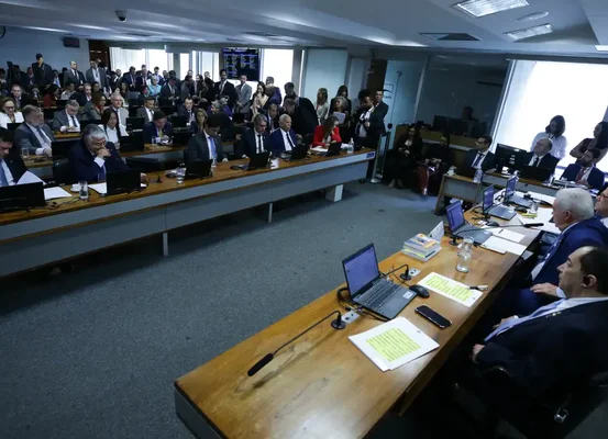 CCJ do Senado rejeita PEC da Blindagem por unanimidade