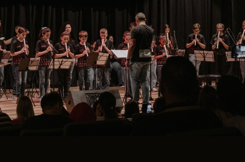 Concerto gratuito no Shopping Mueller reúne Coldplay, Beatles e trilhas de cinema