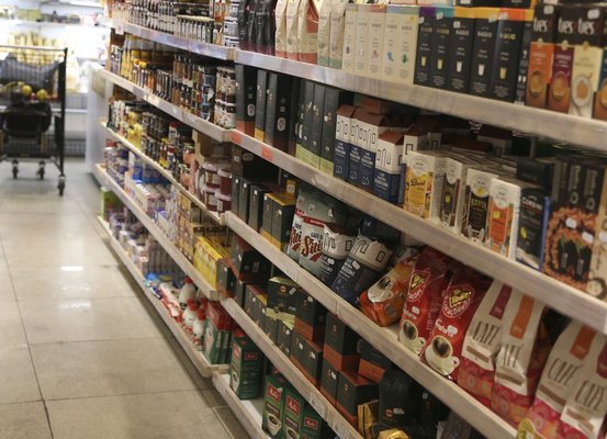 Consumo em supermercados cresceu 4% em julho, aponta Abras