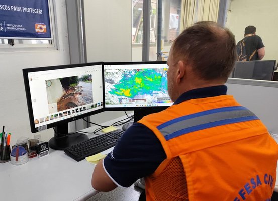 Defesa Civil atende 40 ocorrências em Joinville e alerta para continuidade da chuva até segunda-feira