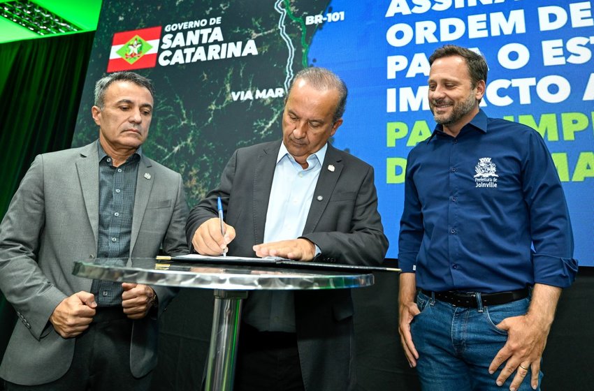 Em Joinville, governador assina ordem de serviço para Estudo de Impacto Ambiental da Via Mar