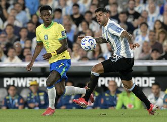 Em noite para esquecer, Brasil é goleado pela Argentina por 4 a 1