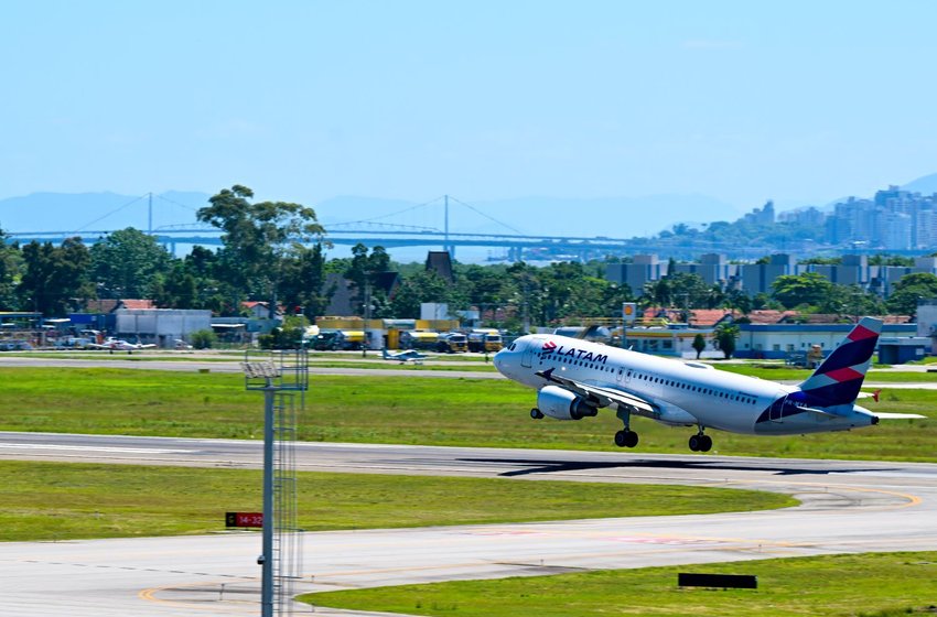 Empresas anunciam voos extras para aeroportos catarinenses para suprir demanda do Rio Grande do Sul