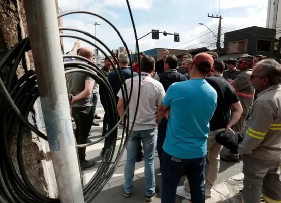 Encontro entre Prefeitura, Celesc e empresas de Telecom define próximos passos para retirada de cabos sem uso de postes