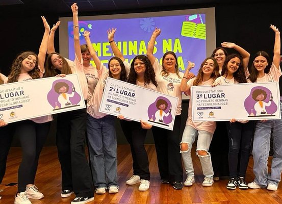 Escolas Municipais de Joinville são premiadas na final do projeto Meninas na Tecnologia