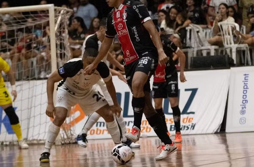 Joinville vence Corinthians por 4 a 1 na estreia da Liga Nacional de Futsal