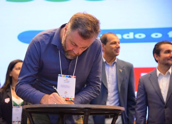 Joinville é reconhecida pela atuação e secretário é eleito vice-presidente da Associação Nacional de Turismo