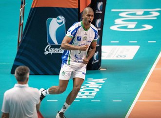 Joinville Vôlei encara neste domingo primeiro desafio pelas quartas de final da Superliga