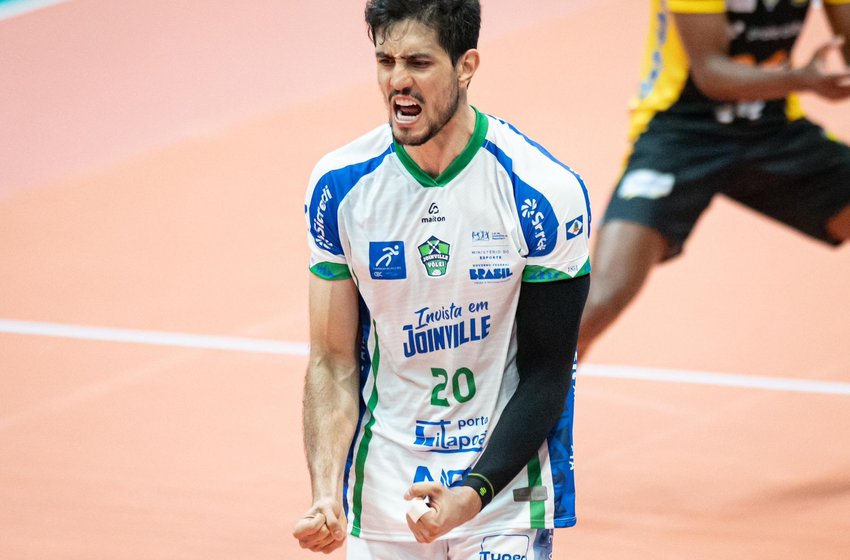 Joinville Vôlei faz 3 a 2 no Praia Clube e vence a primeira partida na Superliga