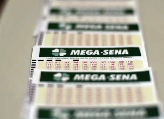 Mega-Sena acumula novamente e pode pagar prêmio de R$ 120 milhões
