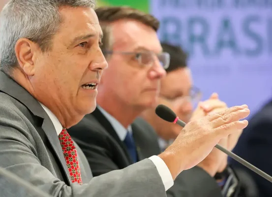 Polícia Federal prende Braga Netto
