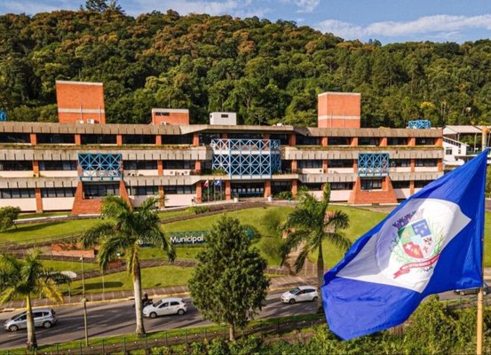 Prefeitura de Joinville abre processo seletivo com vagas para os níveis Fundamental, Médio, Técnico e Superior
