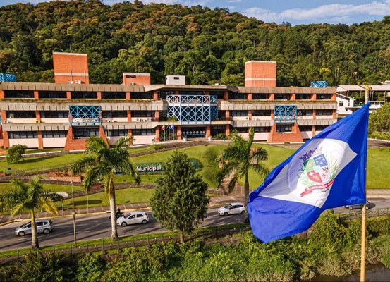 Saiba o que abre e o que fecha no feriado da Proclamação da República