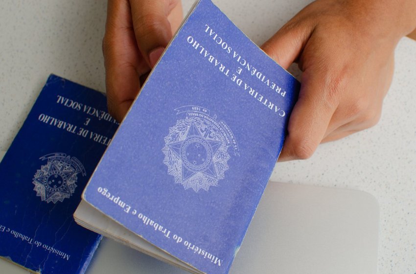 Porto Itapoá abre 250 vagas de emprego em SC para auxiliares e operadores