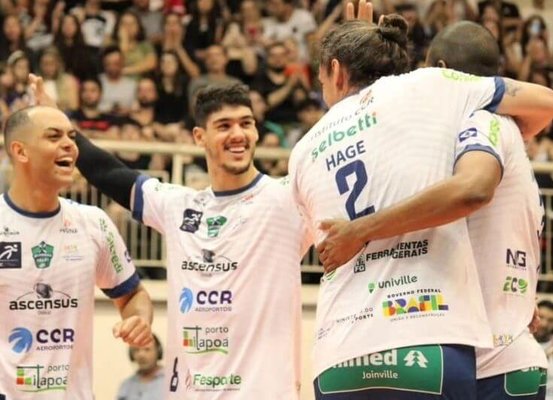 Título inédito: Joinville supera Blumenau e é campeão catarinense de vôlei masculino