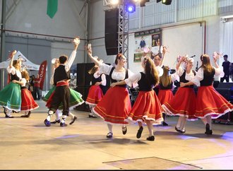 Tombo da polenta, desfiles e música: confira a programação completa da VinVeneto 2025