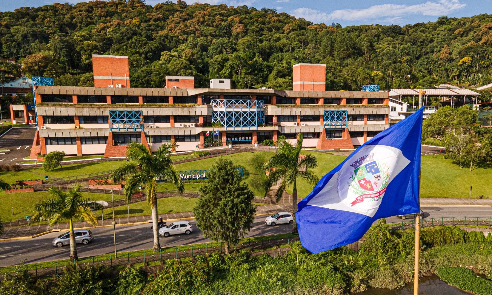 Saiba o que abre e o que fecha no feriado da Proclamação da República